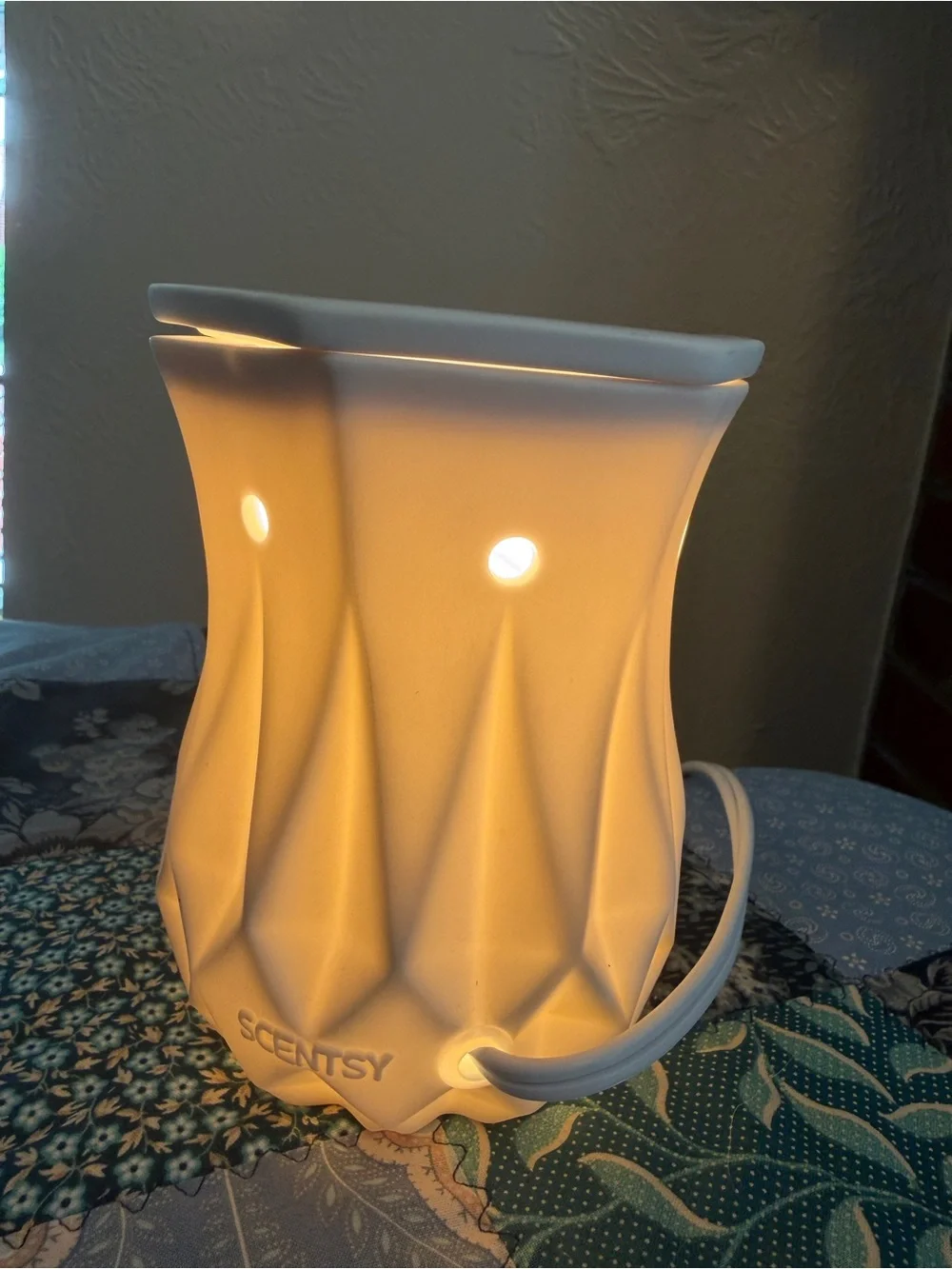 ✨ Scentsy Alabaster Full-Size Warmer